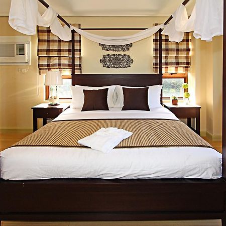 Crosswinds Resort Suites Tagaytay City Exteriör bild