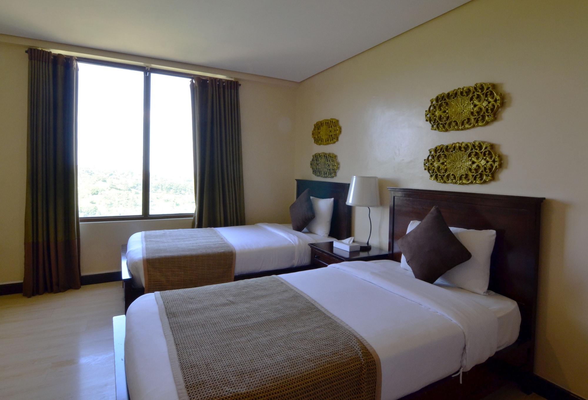 Crosswinds Resort Suites Tagaytay City Exteriör bild
