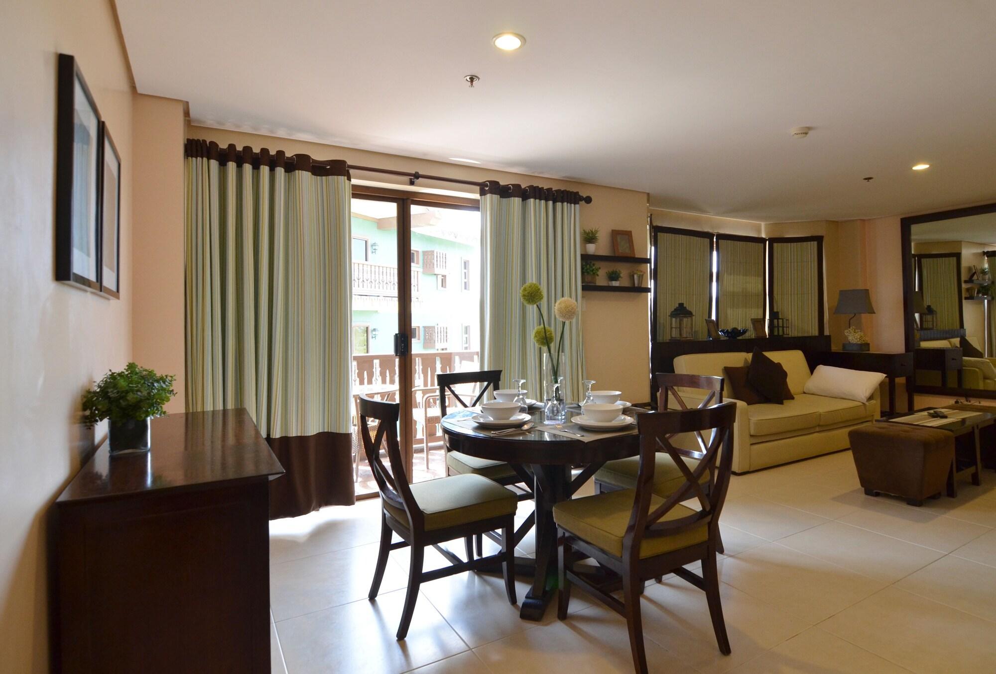 Crosswinds Resort Suites Tagaytay City Exteriör bild
