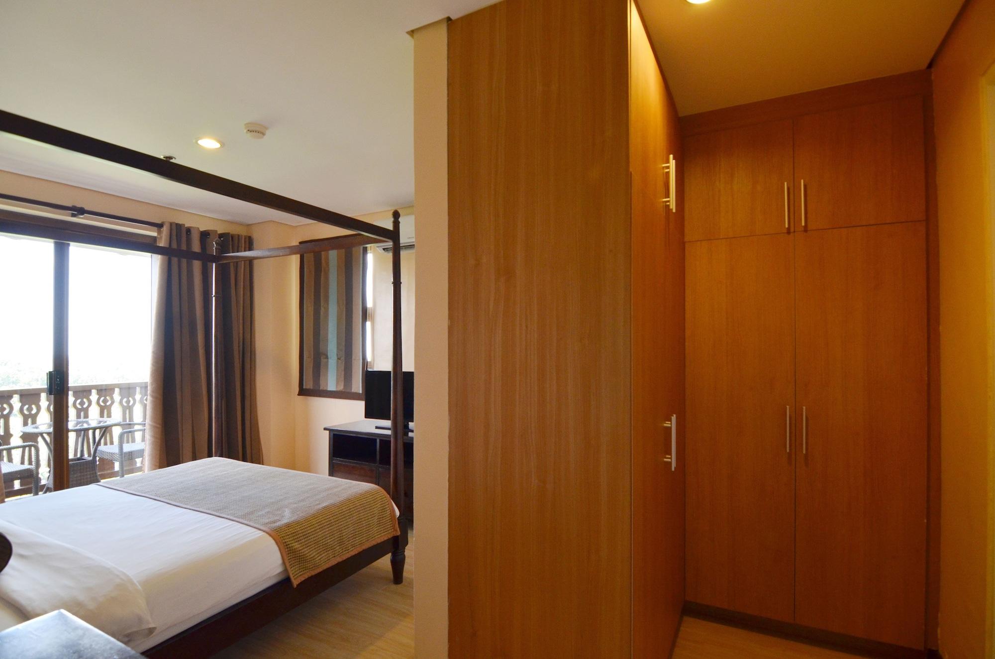 Crosswinds Resort Suites Tagaytay City Exteriör bild