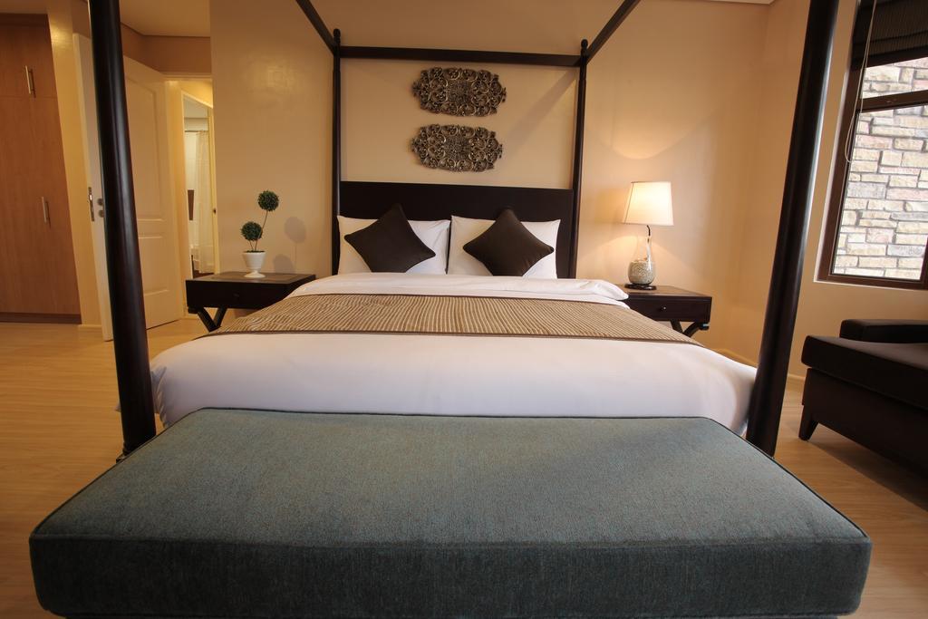 Crosswinds Resort Suites Tagaytay City Exteriör bild
