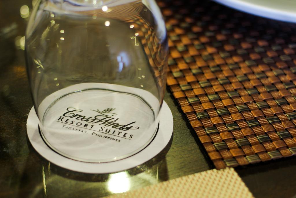 Crosswinds Resort Suites Tagaytay City Exteriör bild