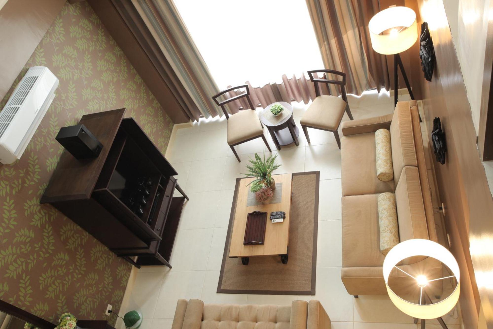 Crosswinds Resort Suites Tagaytay City Exteriör bild