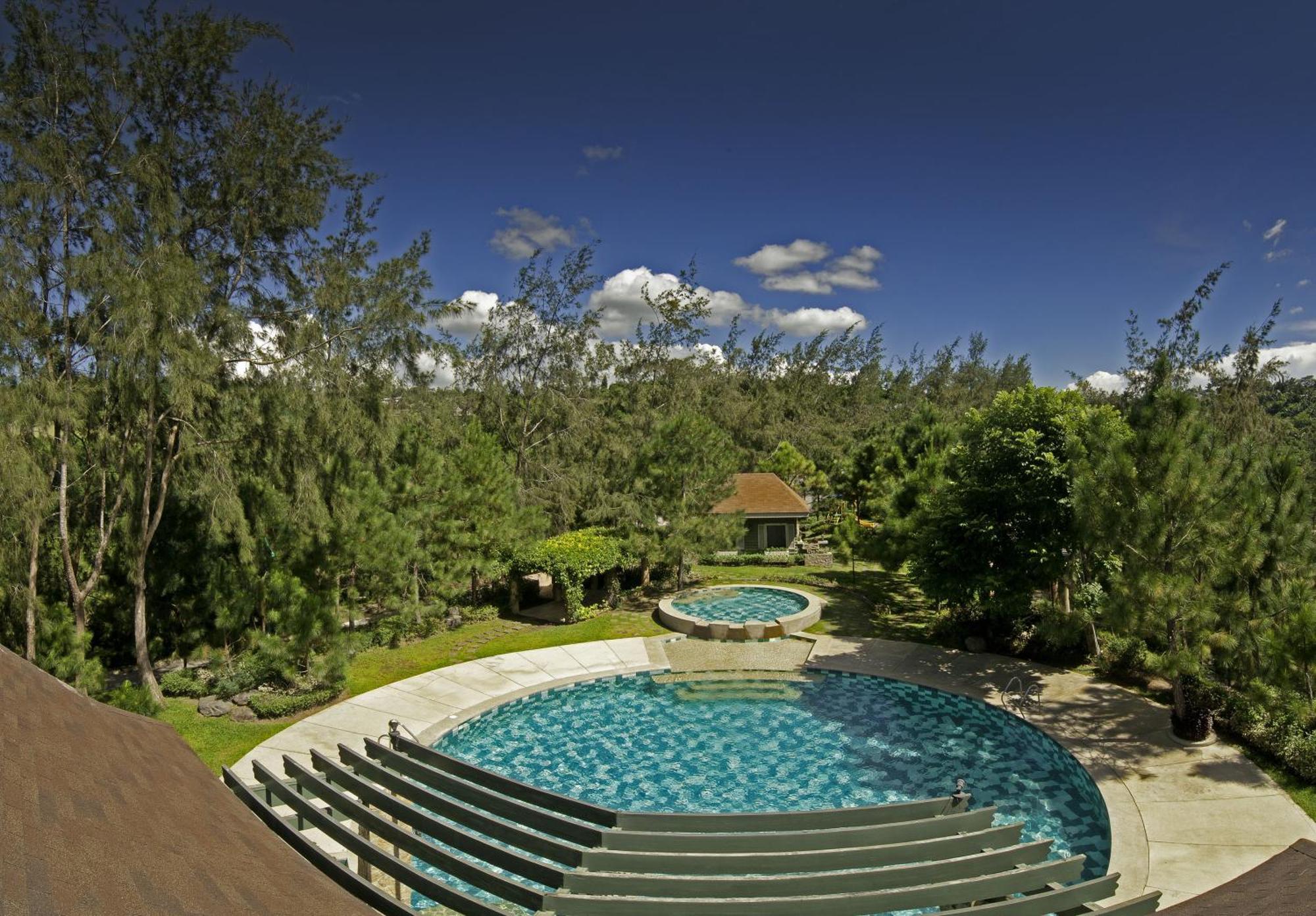 Crosswinds Resort Suites Tagaytay City Exteriör bild