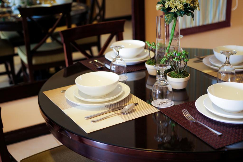 Crosswinds Resort Suites Tagaytay City Exteriör bild